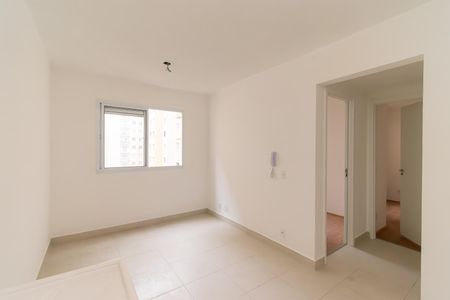 Sala de apartamento para alugar com 2 quartos, 40m² em Vila Ivone, São Paulo