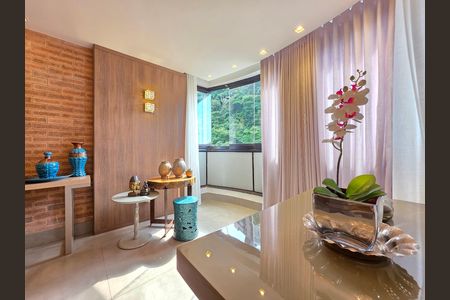 Apartamento à venda com 270m², 4 quartos e 4 vagas Apartamento à venda com 270m², 4 quartos e 4 vagasSala