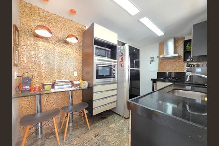 Apartamento à venda com 270m², 4 quartos e 4 vagas Apartamento à venda com 270m², 4 quartos e 4 vagasCozinha