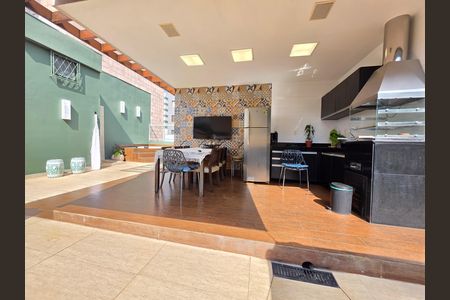 Apartamento à venda com 270m², 4 quartos e 4 vagas Apartamento à venda com 270m², 4 quartos e 4 vagasCobertura- espaço gourmet