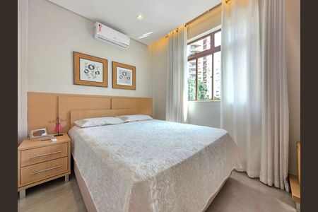 Apartamento à venda com 270m², 4 quartos e 4 vagas Apartamento à venda com 270m², 4 quartos e 4 vagasQuarto Suíte 4