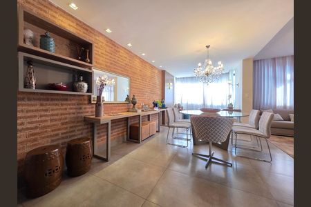 Apartamento à venda com 270m², 4 quartos e 4 vagas Apartamento à venda com 270m², 4 quartos e 4 vagasSala