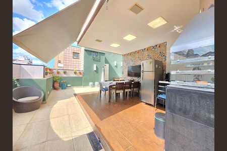 Apartamento à venda com 270m², 4 quartos e 4 vagas Apartamento à venda com 270m², 4 quartos e 4 vagasCobertura