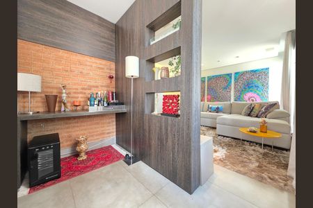 Apartamento à venda com 270m², 4 quartos e 4 vagas Apartamento à venda com 270m², 4 quartos e 4 vagasBar