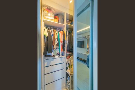 Apartamento à venda com 78m², 2 quartos e 2 vagas Apartamento à venda com 78m², 2 quartos e 2 vagasCloset da suíte