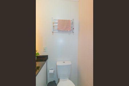 Apartamento à venda com 78m², 2 quartos e 2 vagas Apartamento à venda com 78m², 2 quartos e 2 vagasBanheiro da Suíte