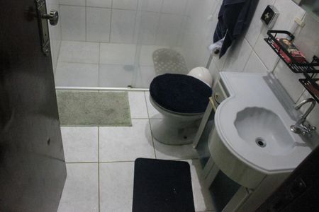 Casa à venda com 188m², 3 quartos e 2 vagasBanheiro social