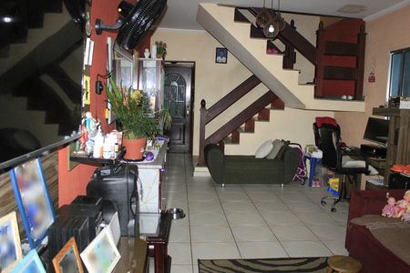 Casa à venda com 188m², 3 quartos e 2 vagasSala