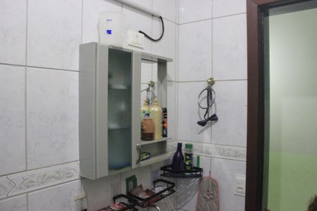 Casa à venda com 188m², 3 quartos e 2 vagasBanheiro social