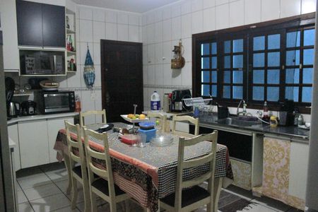 Casa à venda com 188m², 3 quartos e 2 vagasCozinha