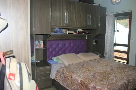 Casa à venda com 188m², 3 quartos e 2 vagasSuíte