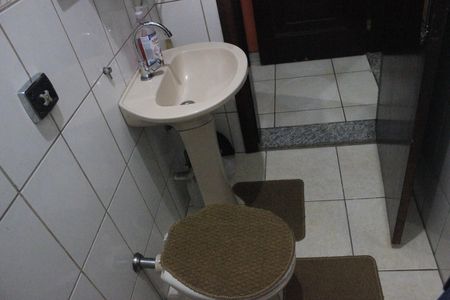 Casa à venda com 188m², 3 quartos e 2 vagasLavabo