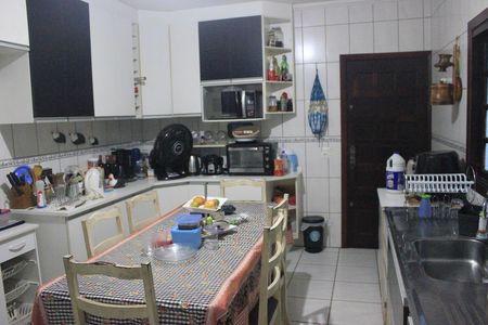 Casa à venda com 188m², 3 quartos e 2 vagasCozinha