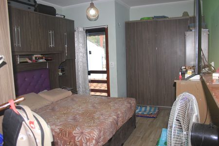 Casa à venda com 188m², 3 quartos e 2 vagasSuíte