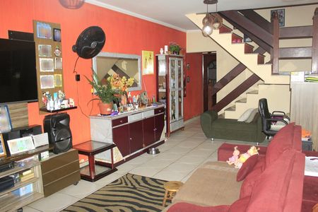 Casa à venda com 188m², 3 quartos e 2 vagasSala