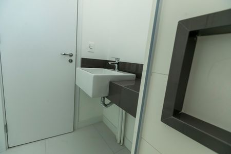 Apartamento à venda com 105m², 3 quartos e 2 vagas Apartamento à venda com 105m², 3 quartos e 2 vagasBANHEIRO QUARTO 3 SUITE