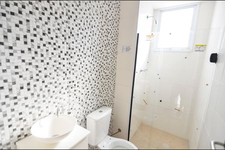 Apartamento à venda com 47m², 2 quartos e 1 vaga Apartamento à venda com 47m², 2 quartos e 1 vagaBanheiro
