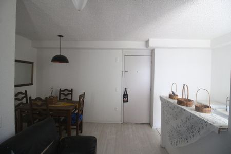 Sala de apartamento para alugar com 2 quartos, 55m² em Parque Sao Vicente, Belford Roxo