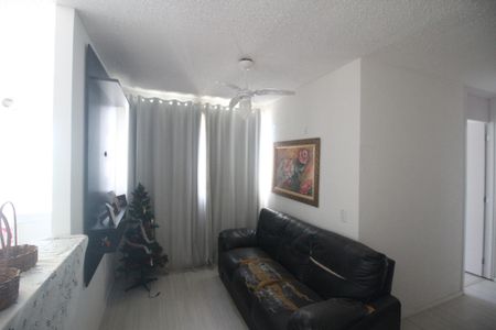 Sala de apartamento para alugar com 2 quartos, 55m² em Parque Sao Vicente, Belford Roxo