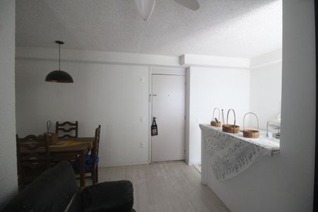 Sala de apartamento para alugar com 2 quartos, 55m² em Parque Sao Vicente, Belford Roxo