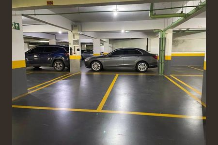 Apartamento para alugar com 103m², 2 quartos e 3 vagas
