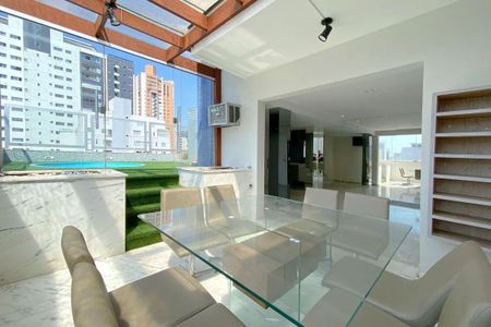 Apartamento para alugar com 200m², 2 quartos e 2 vagas