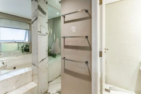 Apartamento à venda com 3 quartos, 193m² em Moema, São Paulo