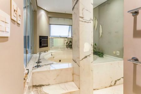 Apartamento à venda com 3 quartos, 193m² em Moema, São Paulo