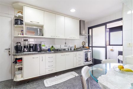 Apartamento à venda com 3 quartos, 116m² em Vila Romana, São Paulo