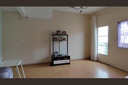 Casa para alugar com 300m², 4 quartos e 3 vagas