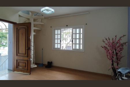 Casa para alugar com 300m², 4 quartos e 3 vagas