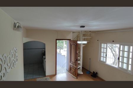 Casa para alugar com 300m², 4 quartos e 3 vagas