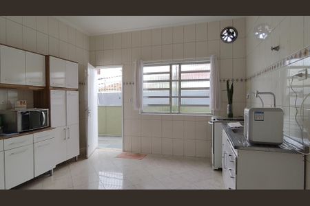 Casa para alugar com 300m², 4 quartos e 3 vagas