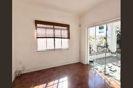 Casa à venda com 4 quartos, 320m² em Sumaré, São Paulo