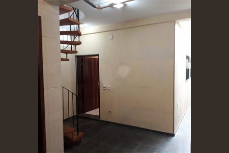 Casa à venda com 3 quartos, 155m² em Vila Hamburguesa, São Paulo