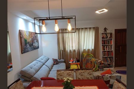 Casa à venda com 3 quartos, 141m² em Penha de França, São Paulo