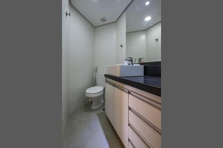 Apartamento para alugar com 60m², 2 quartos e 2 vagas Apartamento para alugar com 60m², 2 quartos e 2 vagasBanheiro