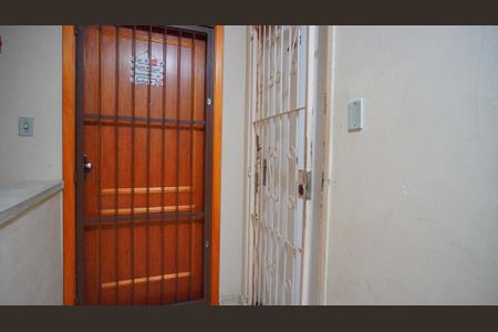 Apartamento para alugar com 45m², 1 quarto e sem vaga Apartamento para alugar com 45m², 1 quarto e sem vagaPorta do apartamento com grade