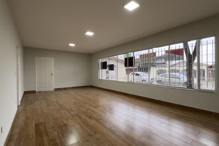 Casa para alugar com 330m², 4 quartos e 5 vagasSala