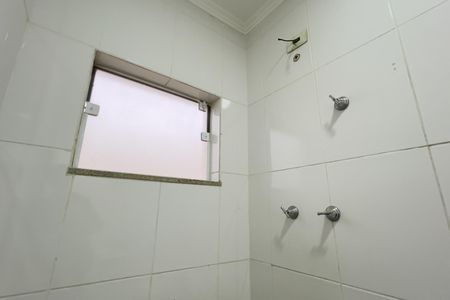Casa para alugar com 330m², 4 quartos e 5 vagasBanheiro 1