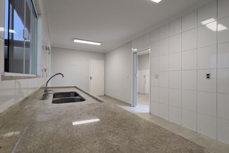 Casa para alugar com 330m², 4 quartos e 5 vagasCozinha