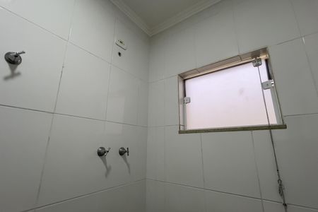 Casa para alugar com 330m², 4 quartos e 5 vagasBanheiro da Suíte 1