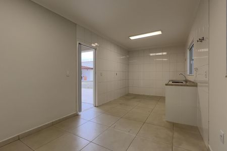 Casa para alugar com 330m², 4 quartos e 5 vagasCozinha