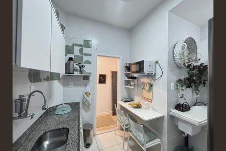 Apartamento para alugar com 84m², 2 quartos e sem vagaCozinha/Área de serviço