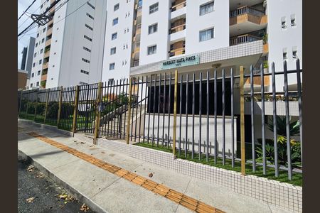 Apartamento para alugar com 127m², 3 quartos e 2 vagas Apartamento para alugar com 127m², 3 quartos e 2 vagasFachada e portaria