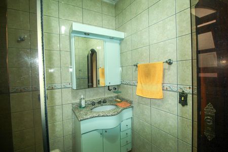 Casa para alugar com 274m², 3 quartos e 6 vagasBanheiro Social