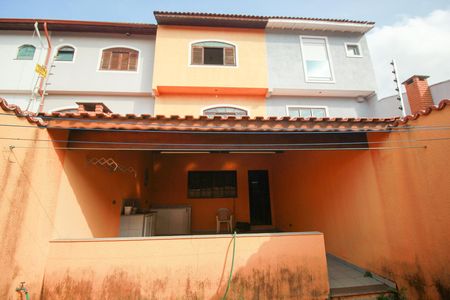 Casa para alugar com 274m², 3 quartos e 6 vagasQuintal