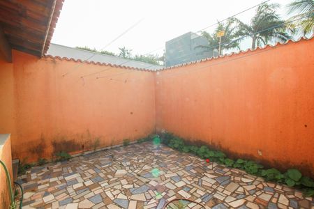 Casa para alugar com 274m², 3 quartos e 6 vagasQuintal