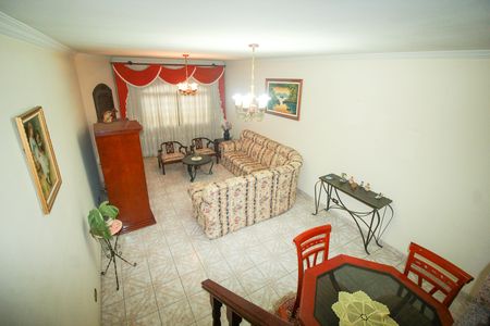 Casa para alugar com 274m², 3 quartos e 6 vagasSala