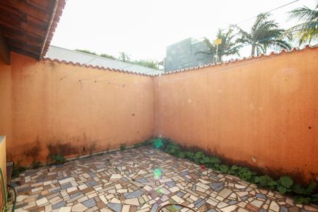 Casa para alugar com 274m², 3 quartos e 6 vagasQuintal